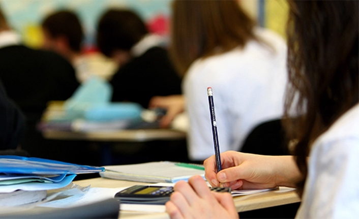 Milyonlarca öğrenci yaz tatilinin tadını çıkarırken dikkat çeken bir iddia