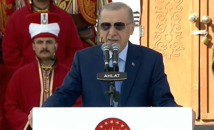 Cumhurbaşkanı Recep Tayyip Erdoğan, Bitlis’te Ahlat Etkinlik Alanı’nda düzenlenen programda