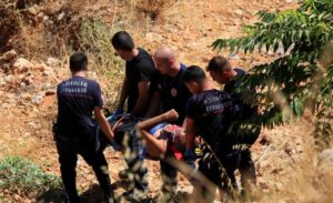 Olay, saat 14.00 sıralarında Antalya’nın Kepez ilçesi Kütükçü Mahallesi Barış