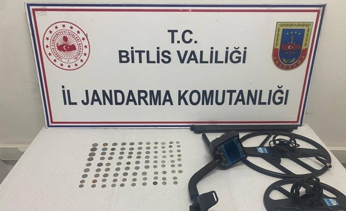 Bitlis’te jandarma ekiplerinin yürüttüğü titiz çalışmalar sonucunda, tarihi eser kaçakçılığı