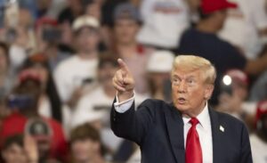 Detroit’te ABD Ulusal Muhafızları Derneği konferansında konuşan Trump, dünyanın birçok