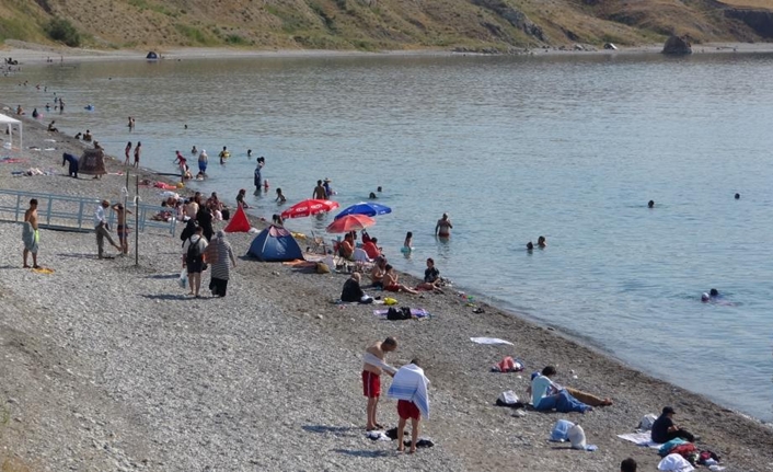 Valilik uyardı! Rüzgar var, Van Gölü’ne tedbirli ve dikkatli girin 22 Ağustos Perşembe günü Muş, Bitlis, Hakkâri ve Van’ın güney