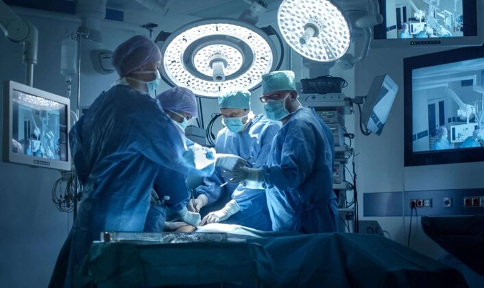 Apar topar ameliyata alınan çocuğun midesinden çıkanlar doktorları şaşkına çevirdi