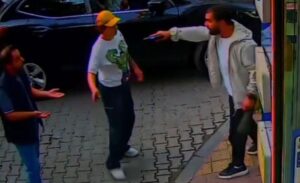 Olay, saat 18.15 sıralarında İskenderpaşa Mahallesi Hacı Halit Efendi Sokak’ta