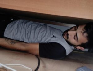 Yakayı ele verdi! 30 yılla aranırken ranzanın altından çıktı