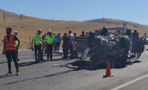 Kaza, Van-Erciş kara yolunun 60’ıncı kilometresinde meydana geldi. Sürücülerinin ismi