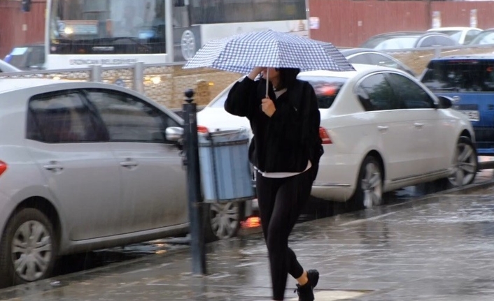 Bu bölgelerde oturanlar dikkat! Meteoroloji uyardı, sağanak yağış var Meteoroloji Genel Müdürlüğü tarafından yapılan son hava durumu tahminlere göre: