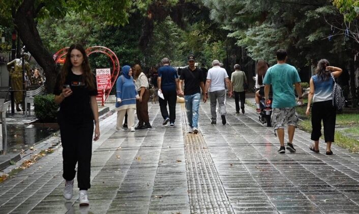 Meteoroloji uyardı! Kuvvetli sağanak yağış var, bu illerde yaşayanlar dikkat