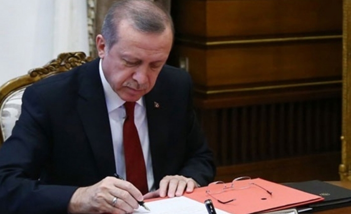 Cumhurbaşkanı Erdoğan imzayı attı! 16 ilin valisi değişti Cumhurbaşkanı Erdoğan’ın imzasıyla yayınlanan Vali atama kararnamesi Resmi Gazete’de yayımlandı, 16 ilin