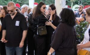 Ünlü oyuncu İrem Sak, hayatının en zor dönemlerinden birini yaşıyor.