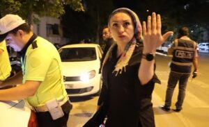 Aksaray’da trafik polisleri tarafından gerçekleştirilen denetimlerde ‘yok artık’ dedirten anlar