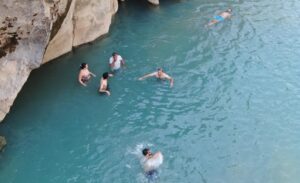 Van’a 125 kilometre mesafede yer alan ve Çatak ile Siirt’in