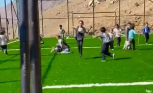 Van Valiliği tarafından Bahçesaray ilçesinde yapımı tamamlanan halı saha, çocukların