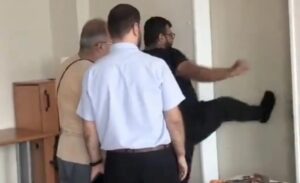 Bursa’daki bir okuldan gelen skandal görüntüler kamuoyunun gündeminde. Görüntülerin geldiği