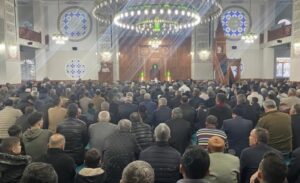 Cuma namazının sünnet ve farzları, öğle namazının sünnet ve farzlarıyla