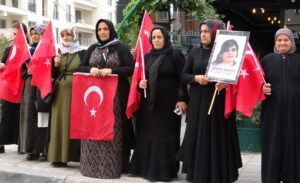 Van’da terör örgütü PKK tarafından çocukları dağa kaçırılan aileler, 87’inci