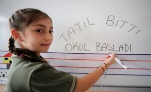 Türkiye genelinde okulöncesinden liseye kadar tüm kademeler için okullar bugün
