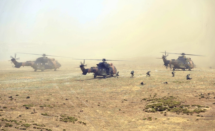 Van’da terör örgütü PKK’ya darbe vuruldu… Çatak ilçesinde Mehmetçik’in düzenlediği