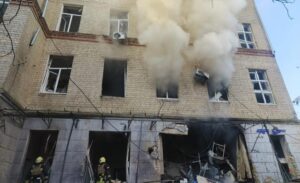 Rusya ordusu, sabah saatlerinde Ukrayna’nın kuzeydoğusundaki Sumi kentinde bulunan bir