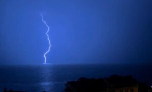 Meteoroloji’nin uyarısının ardından Bitlis il merkezi ve ilçelerinde gün boyunca