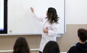 Öğretmenlerin heyecanla beklediği düzenleme Meclis’ten geçti. Milli Eğitim Akademisi kurulmasını