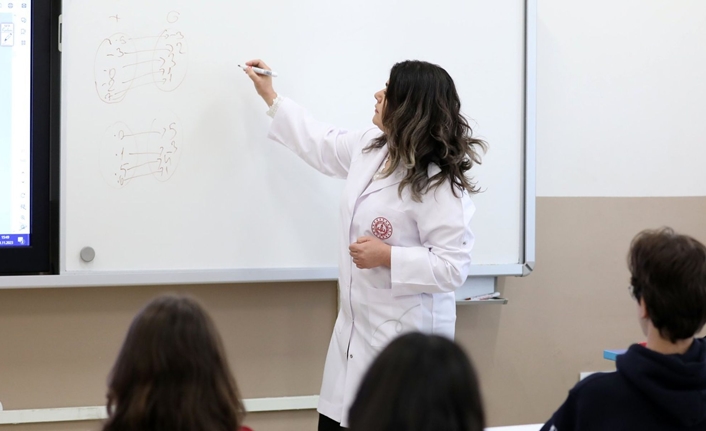 Öğretmenlerin heyecanla beklediği düzenleme Meclis’ten geçti. Milli Eğitim Akademisi kurulmasını