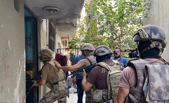 Van’da suçlularla mücadele devam ediyor… Polis ekiplerinin başarılı çalışmalarıyla suçlular