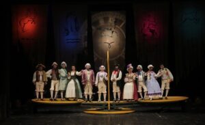 Konuyla ilgili açıklamada bulunan Van Devlet Tiyatrosu Müdürü Ferdi Erkmen,