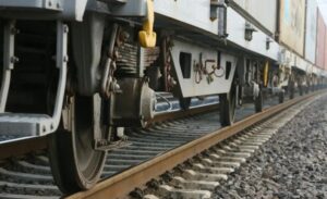 Almanya’nın kuzeyindeki Hamburg ana tren istasyonunda, Frankfurt’tan gelen yüksek hızlı