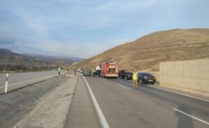 Kaza saat 14.00 sularında Aşkale ilçesi yakınlarında meydana geldi. 37