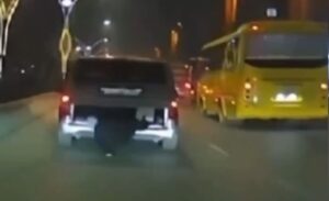 Düztepe Mahallesi Özdemirbey Caddesi’nde yoğun trafik sırasında meydana gelen olay,