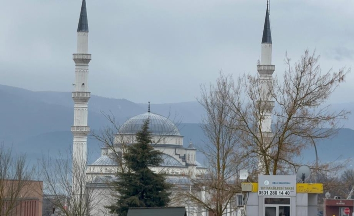 Bolu’nun Köroğlu Dağları zirvesinde bulunan Kartalkaya Kayak Merkezi’ndeki 12 katlı