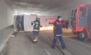 Denizli – Aydın Otoyolu’nda meydana gelen trafik kazasında işçileri taşıyan