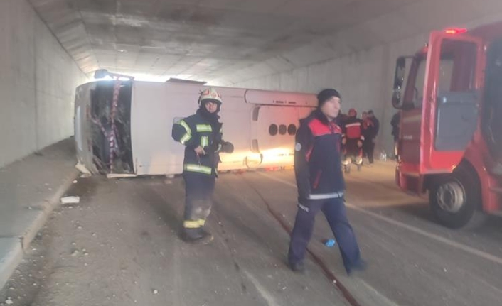 Denizli – Aydın Otoyolu’nda meydana gelen trafik kazasında işçileri taşıyan