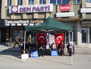 Muş’ta ailelerin evlat nöbeti haftalardır sürüyor