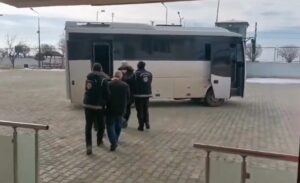 Van’da suçlularla mücadele devam ediyor… Polis ekiplerinin başarılı çalışmalarıyla suçlular