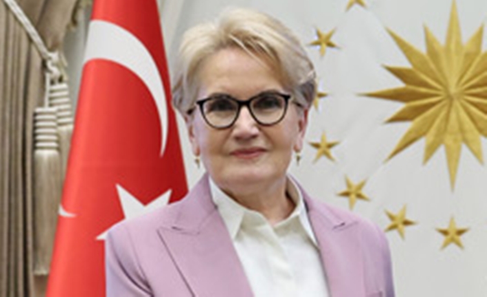Meral Akşenir’in son hali! Bu halinden eser yok Seçimlerden istediği sonucu alamayınca partisini kurultaya götürerek genel başkanlığı Müsavat