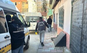 Karaağaç Mahallesi Yaren Sokak’ta dün akşam saatlerinde korkunç bir cinayet