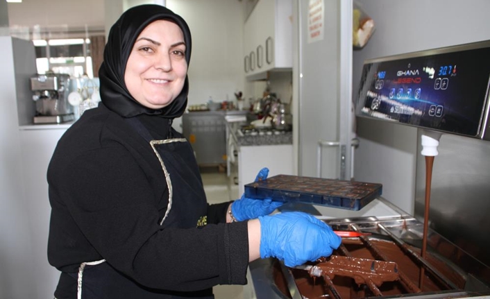 İpekyolu ilçesinde 2022 yılında bir araya gelen 8 girişimci kadın,