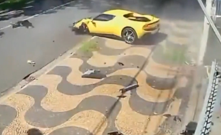 Brezilya’nın Sao Paulo kentinde aşırı hız nedeniyle kontrolden çıkan lüks