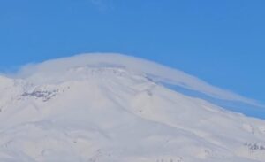 Van Gölü’nün kuzeyinde, Adilcevaz ilçesi sınırları içerisinde yer alan ve