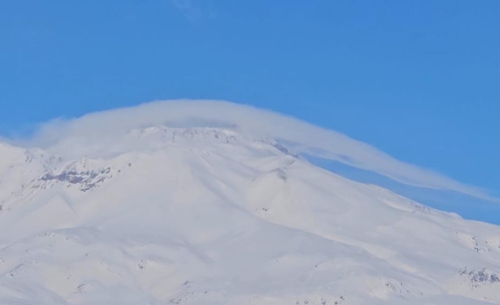 Van Gölü’nün kuzeyinde, Adilcevaz ilçesi sınırları içerisinde yer alan ve