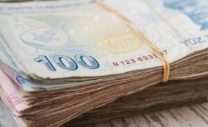 Ak Parti Grup Başkanı Abdullah Güler ve beraberindeki milletvekilleri, emekliye