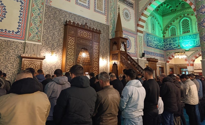 Van’da Ramazan ayının ilk teravih namazı büyük bir manevi coşkuyla