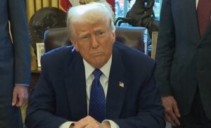 ABD Başkanı Donald Trump, Beyaz Saray’da gazetecilere Gazze konusunda açıklamalarda