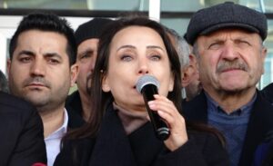 Van Büyükşehir Belediye Başkanı Abdullah Zeydan’a, “terör örgütüne bilerek ve