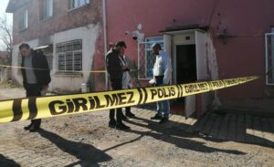 Kırkkızlar Mahallesi Narman Sokak’ta meydana gelen korkunç olayda, baba-oğul arasında