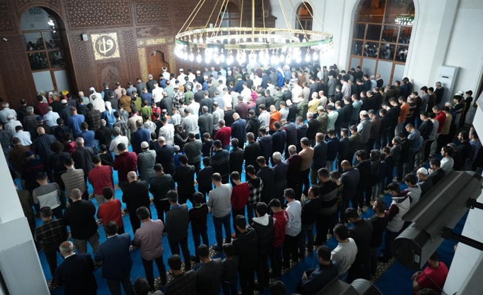 Ramazan ayının başlamasıyla birlikte Bitlis, Muş ve Hakkari’de Müslümanlar, ilk