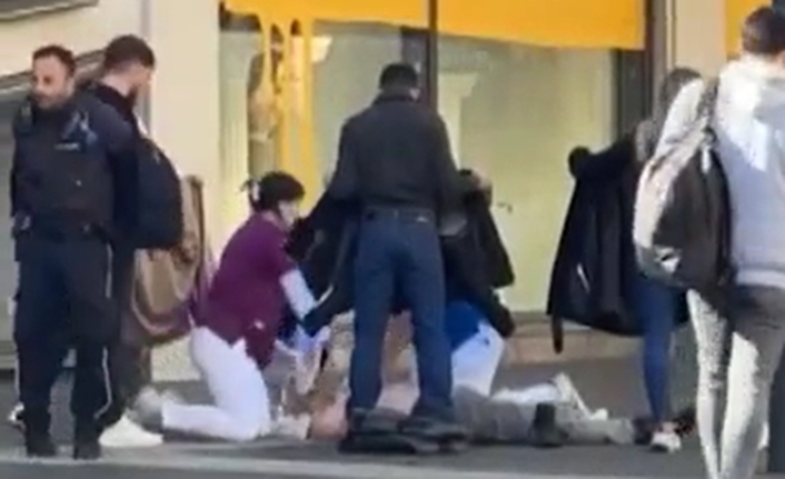 Almanya’nın Mannheim kentinde bir sürücü, SUV model aracıyla kalabalığın arasına