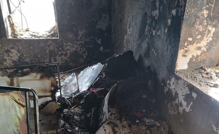 Başkale ilçesinde çıkan yangın, itfaiye ekiplerinin müdahalesiyle söndürüldü. Yangında bir